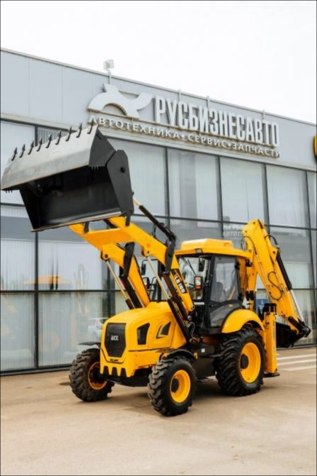 Экскаватор-погрузчик ACE TLB100 Phantom c телескопической рукоятью