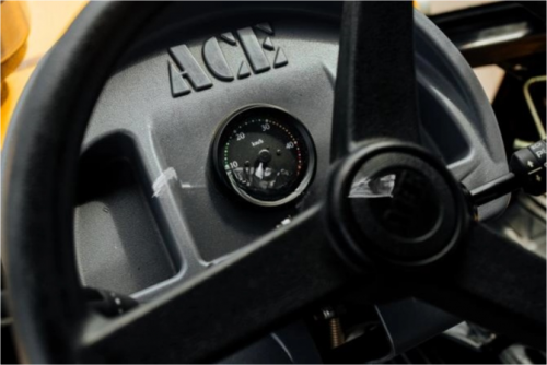 Экскаватор-погрузчик ACE TLB100 Phantom c телескопической рукоятью