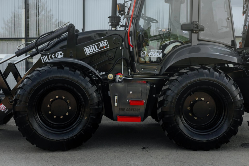 Экскаватор-погрузчик BULL 4SX-F