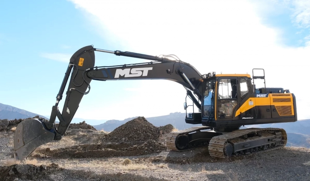 Экскаватор MST M220 LC