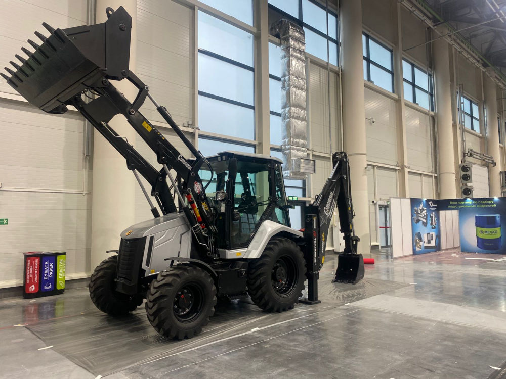 Экскаватор погрузчик Cukurova 885XG