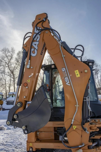 Экскаватор-погрузчик CASE 570SV