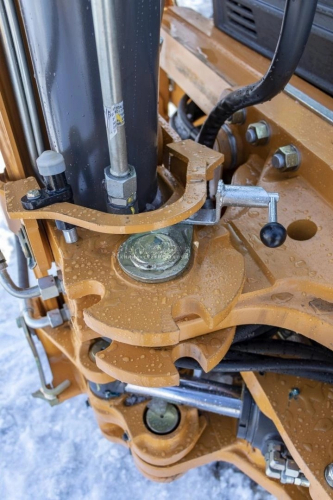 Экскаватор-погрузчик CASE 570SV